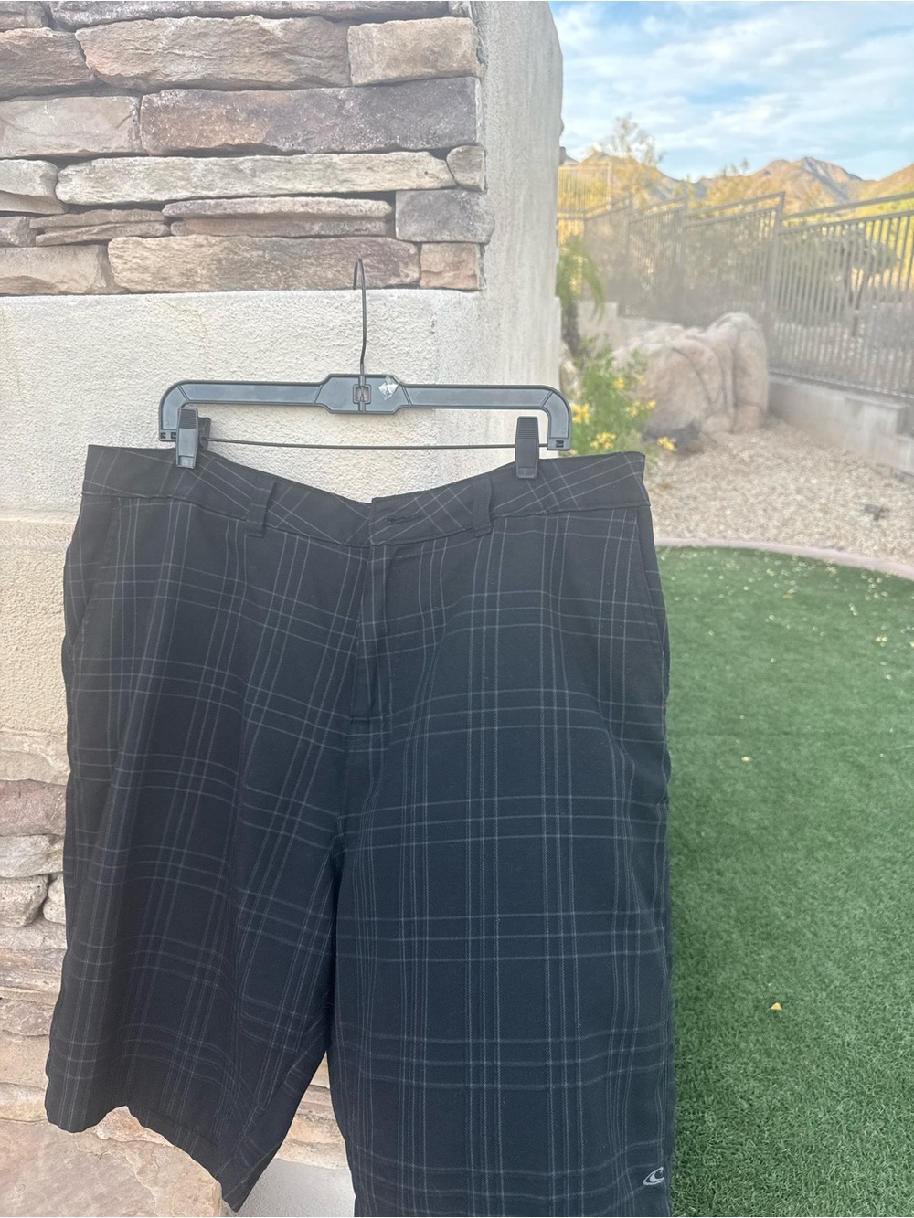 Men’s black plaid  O’Neill shorts men’s size 40
